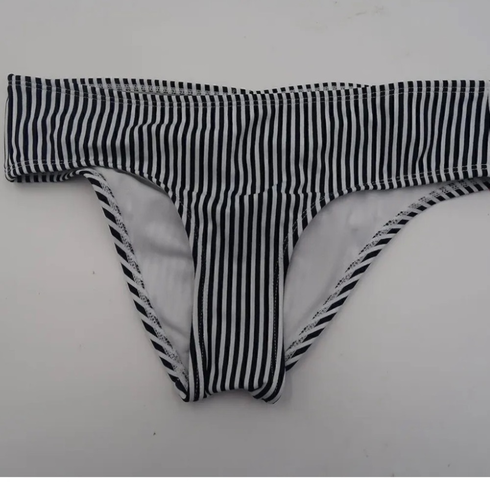 Xhilaration juniors navy blue white stripe cheeky bikini bottom nwt butt scrunch